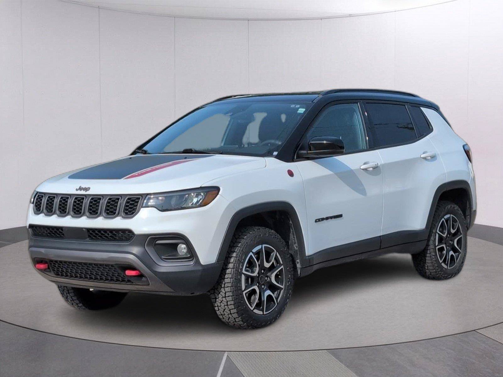 Used 2025 Jeep Compass Trailhawk AWD/4WD image 1