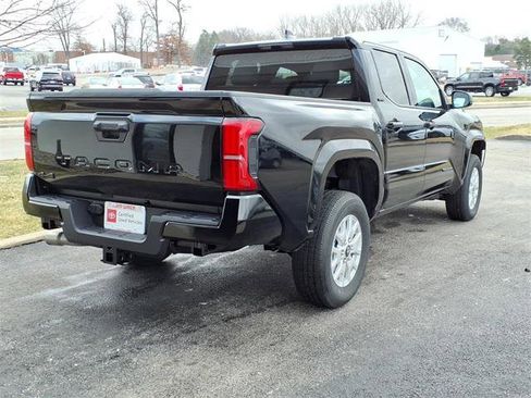 Certified 2026 Toyota Tacoma SR5 image 18