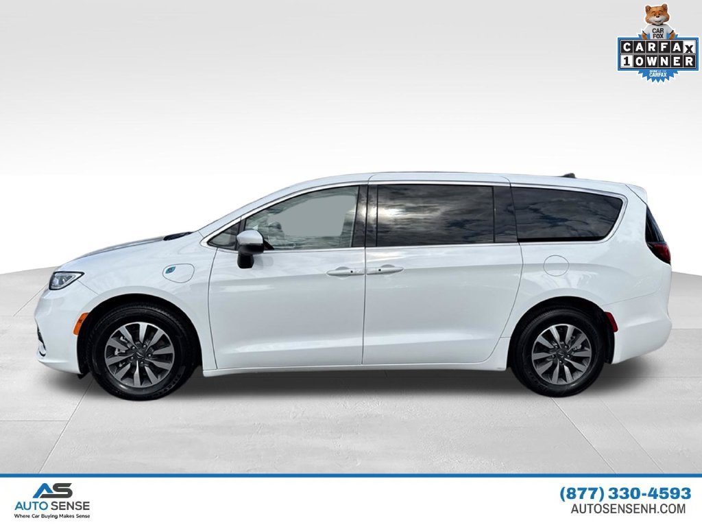 Used 2023 Chrysler Pacifica Touring-L FWD image 2