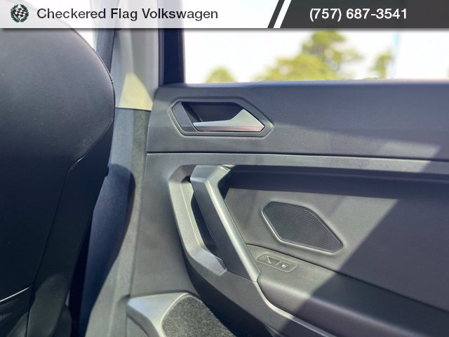 Used 2021 Volkswagen Tiguan SE w/ Panoramic Sunroof Package AWD/4WD image 28