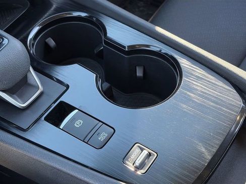 Used 2024 Nissan Rogue SV w/ SV Premium Package image 31