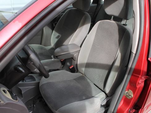 Used 2003 Ford Focus SE image 22