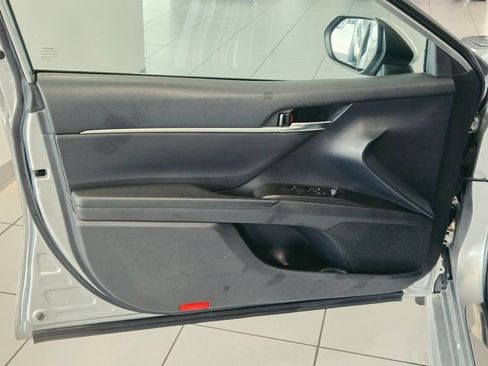 Used 2023 Toyota Camry SE FWD image 18