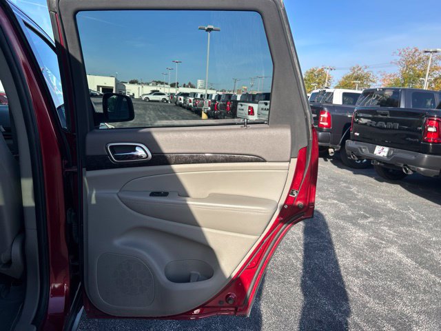 Used 2012 Jeep Grand Cherokee Laredo AWD/4WD image 19
