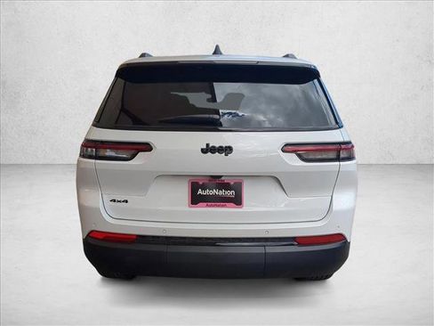 New 2025 Jeep Grand Cherokee L Laredo image 8