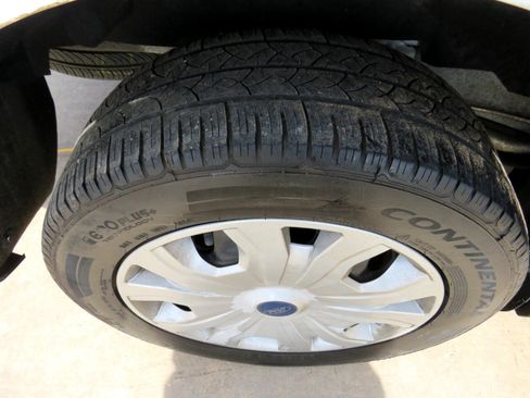 Used 2019 Ford Transit Connect XLT image 29