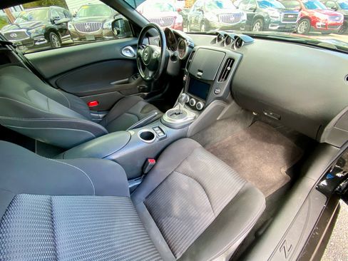 Used 2016 Nissan 370Z Touring w/ Aerodynamics Package image 9
