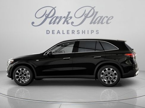Used 2025 Mercedes-Benz GLC 350e 4MATIC image 8
