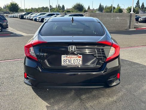 Used 2018 Honda Civic EX image 6