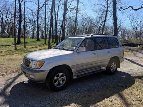 Used 2001 Toyota Land Cruiser image 3
