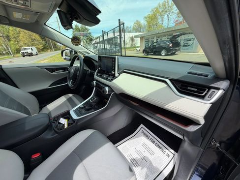 Used 2019 Toyota RAV4 Limited AWD/4WD image 12