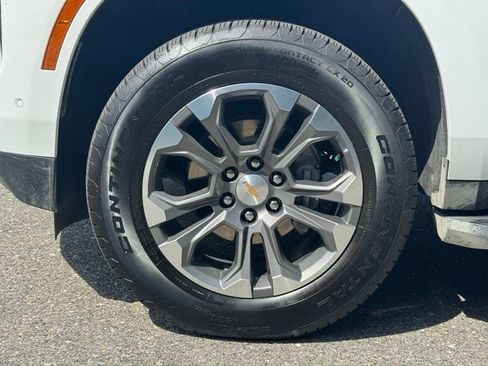 Used 2026 Chevrolet Tahoe LS w/ LPO, Dark Essentials Package AWD/4WD image 10
