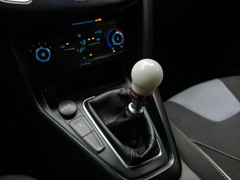 Used 2018 Ford Focus ST image 34