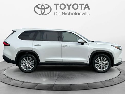 Used 2024 Toyota Grand Highlander Platinum image 6