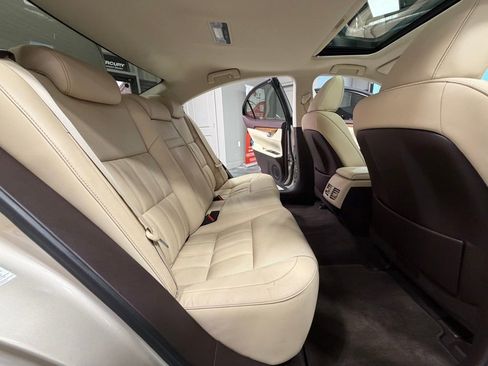 Used 2017 Lexus ES 300h w/ Luxury Package image 49