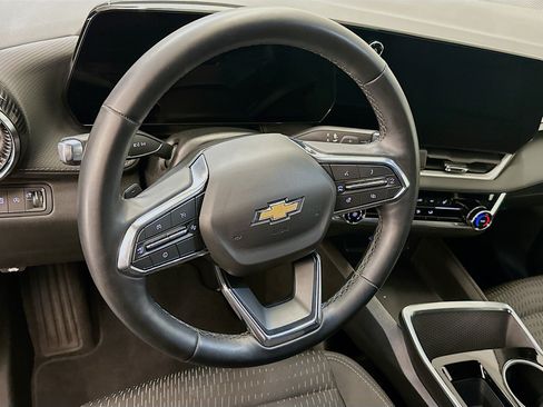 Used 2025 Chevrolet Equinox LT AWD/4WD image 18