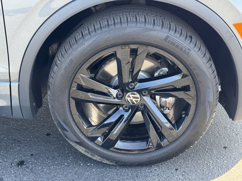Certified 2024 Volkswagen Tiguan SE R-Line FWD image 11