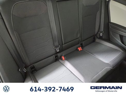 Used 2025 Volkswagen Taos SE FWD image 17