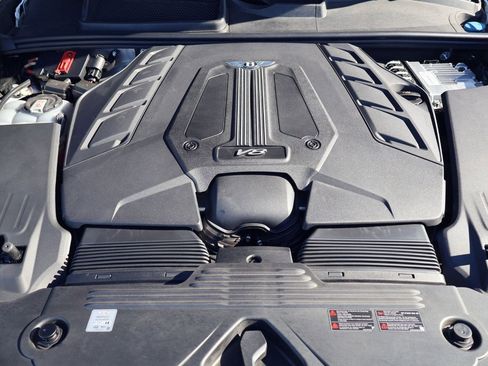 Certified 2022 Bentley Bentayga image 22