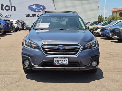 Used 2018 Subaru Outback 3.6R Limited AWD/4WD image 3