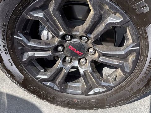 Used 2025 GMC Canyon Elevation w/ Convenience Package AWD/4WD image 6