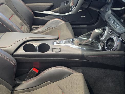 Used 2022 Chevrolet Camaro ZL1 RWD image 14