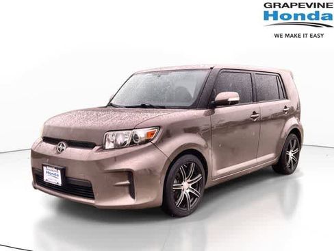 Used 2012 Scion xB FWD image 1