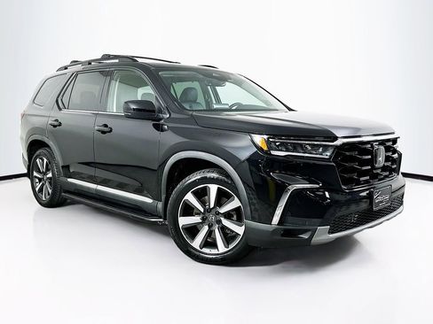 Certified 2023 Honda Pilot Touring image 1