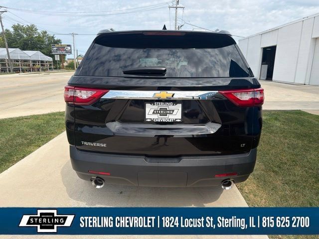 Used 2018 Chevrolet Traverse LT w/ LPO, Floor Liner Package FWD image 4