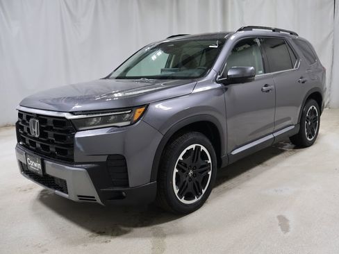 New 2026 Honda Pilot Touring image 3