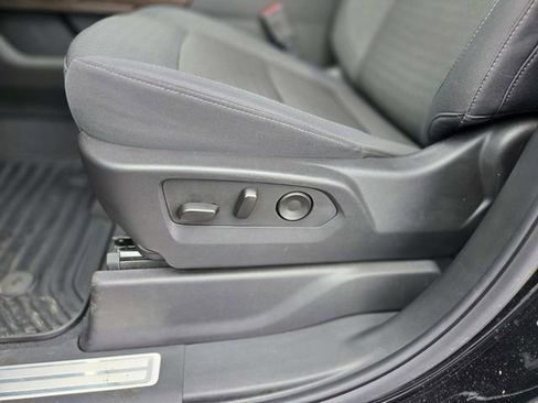 Used 2025 Chevrolet Silverado 1500 LT image 33