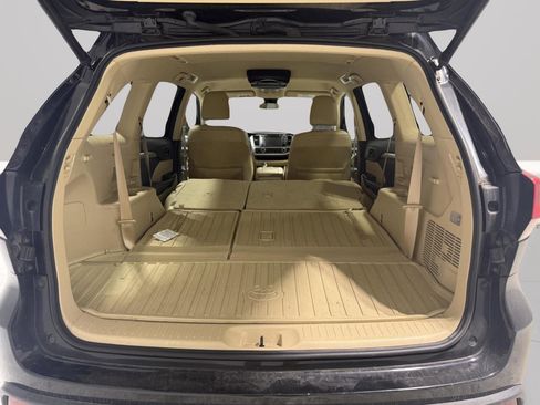 Used 2018 Toyota Highlander Plus image 11