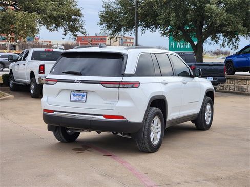 New 2025 Jeep Grand Cherokee Laredo w/ MOPAR Finishing Package image 4