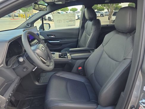 New 2026 Toyota Sienna Platinum AWD/4WD image 11