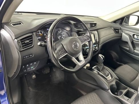 Used 2020 Nissan Rogue SV image 13