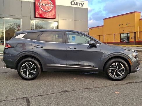 Used 2023 Kia Sportage LX image 7