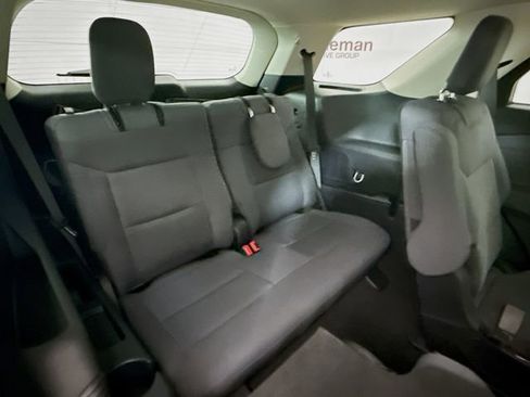 Used 2025 Ford Explorer Active AWD/4WD image 26
