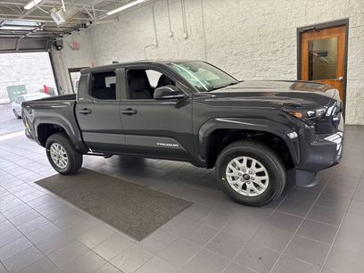 New 2025 Toyota Tacoma SR5