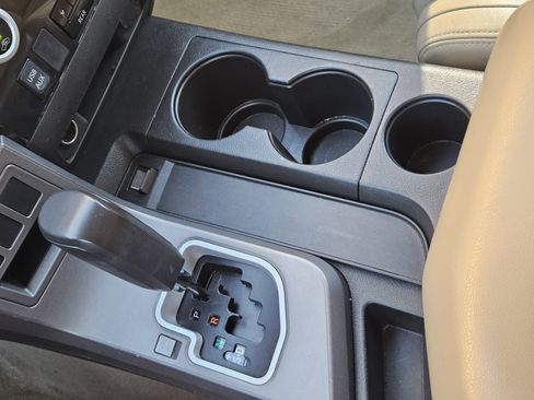 Used 2011 Toyota Sequoia SR5 image 21