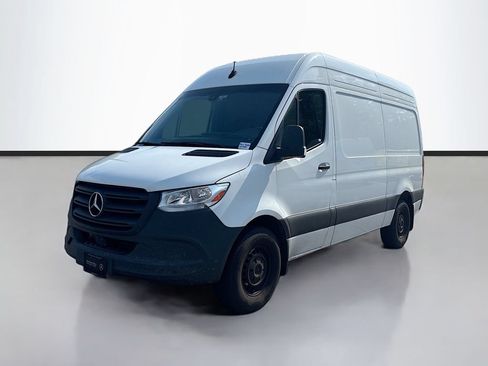 Used 2024 Mercedes-Benz Sprinter 2500 image 7