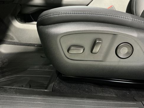 New 2026 Chevrolet Equinox EV LT image 22