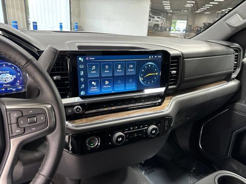 Used 2024 Chevrolet Silverado 1500 LT AWD/4WD image 16
