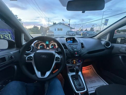Used 2018 Ford Fiesta SE FWD image 30