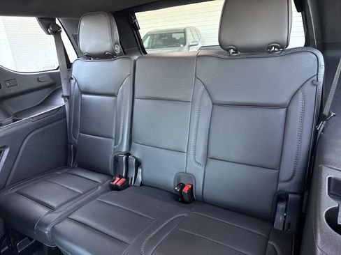 Used 2025 GMC Yukon Denali AWD/4WD image 7