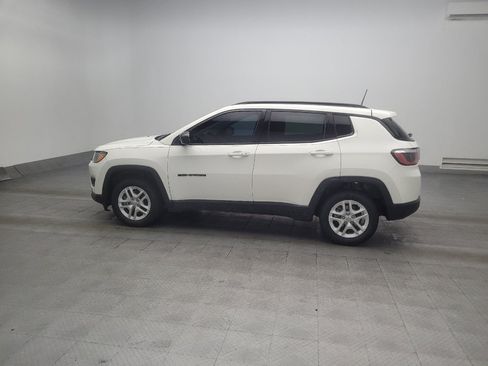 Used 2018 Jeep Compass Sport w/ Tech Group FWD image 3