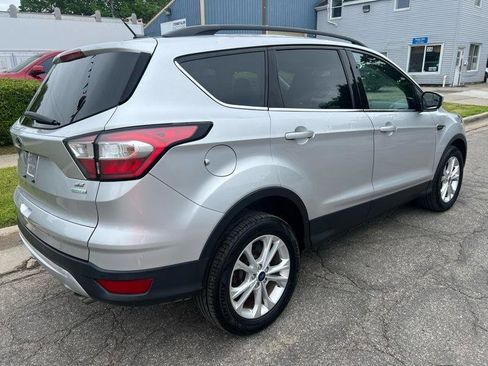 Used 2018 Ford Escape SE FWD image 8