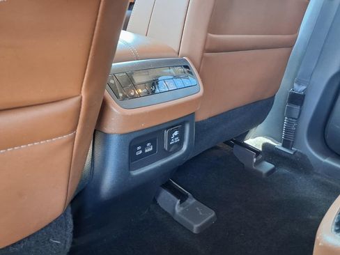 Used 2022 Nissan Pathfinder Platinum w/ Cargo Package AWD/4WD image 22