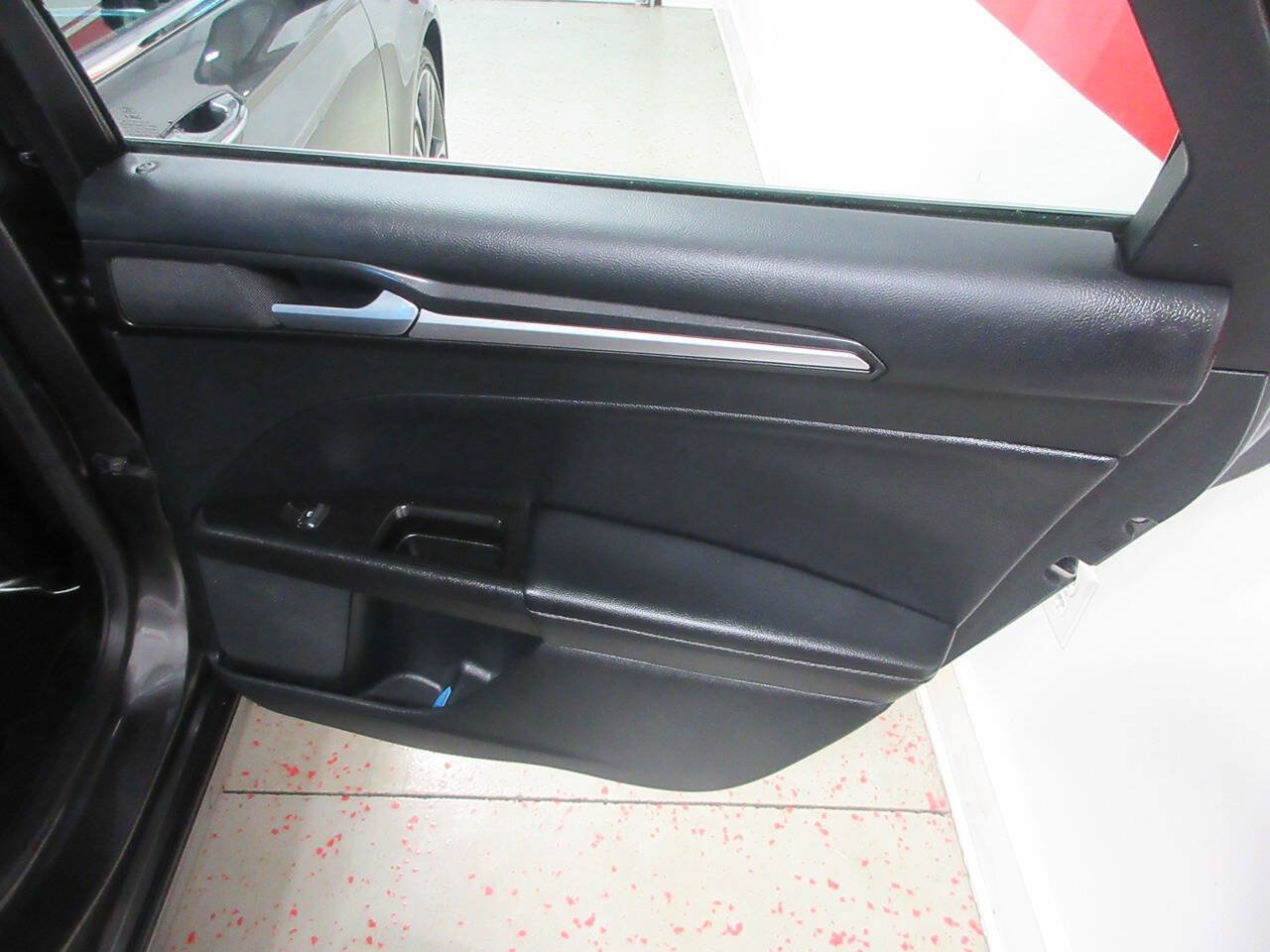 Used 2017 Ford Fusion Titanium AWD/4WD image 31