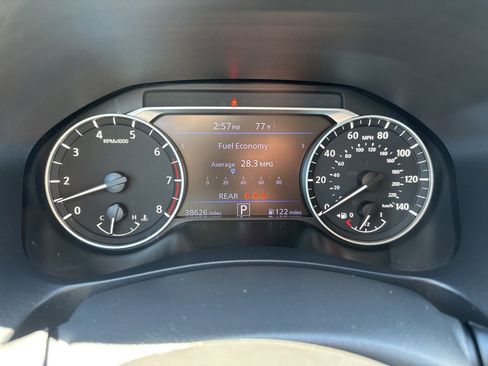 Used 2025 Nissan Altima 2.5 SV FWD image 6