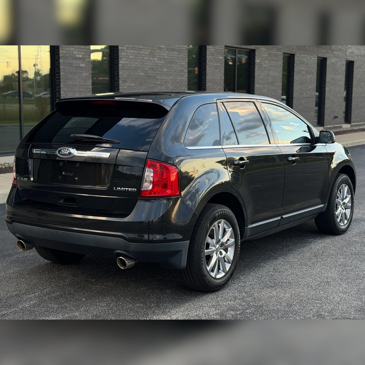 Used 2011 Ford Edge Limited w/ 301A Rapid Spec Order Code FWD image 2